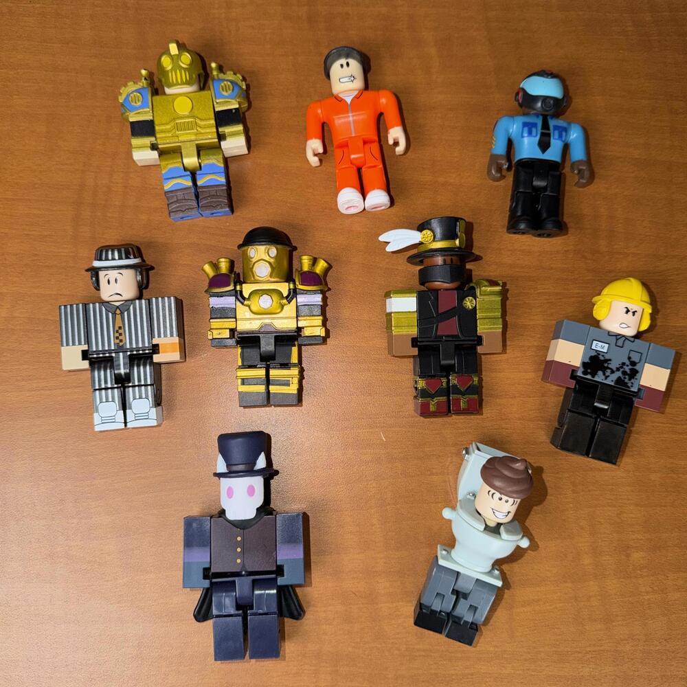 Roblox - Lot of 9 Assorted Action Figures - Picture 2 of 5